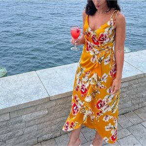 ASTR the label yellow floral wrap dress 💐💛